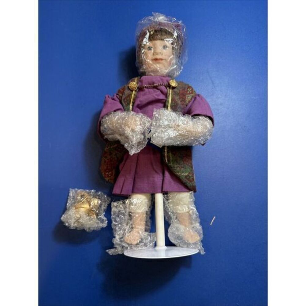 ASHTON DRAKE THE‎ SECOND KING PORCELAIN DOLL BRAND NEW